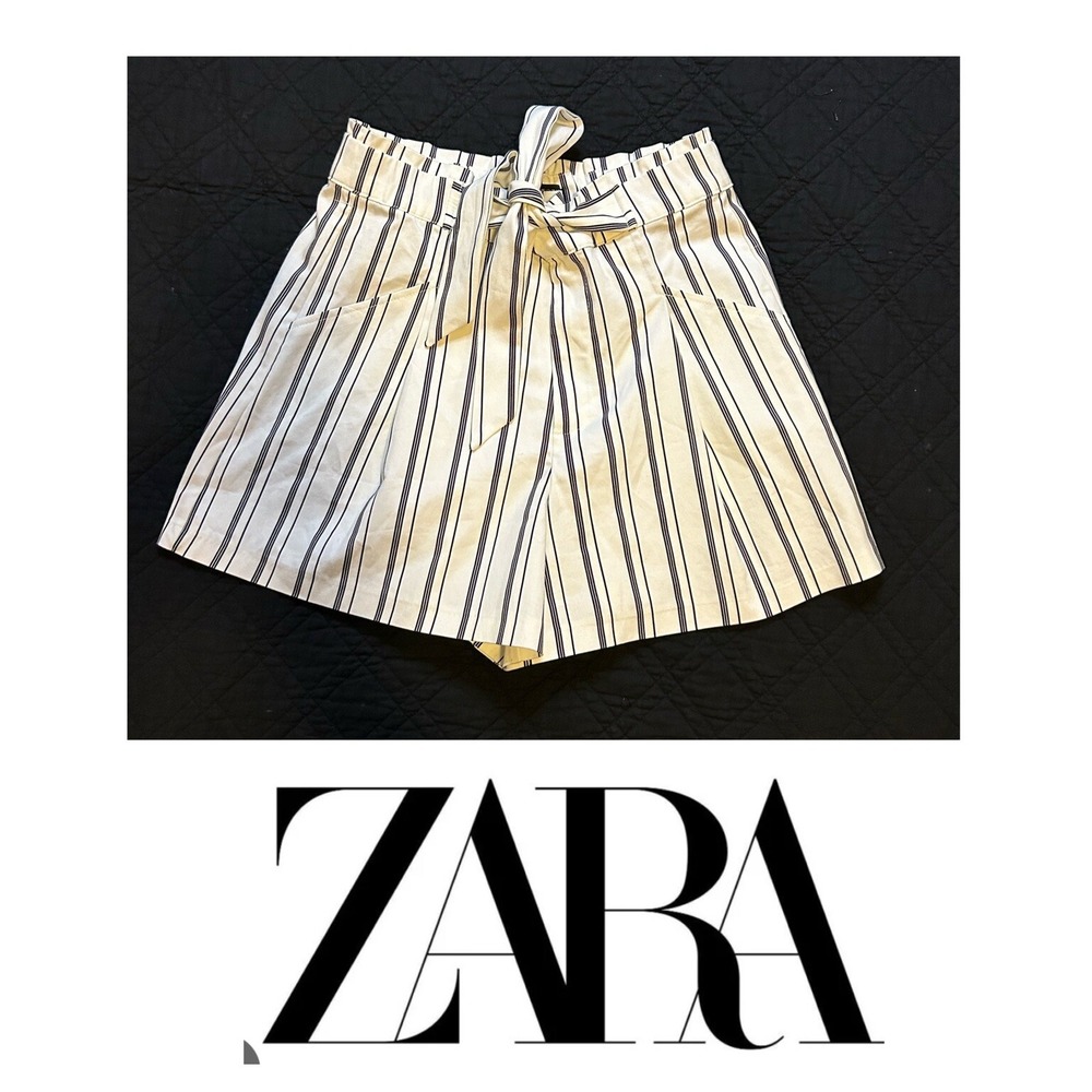 Zara - Medium -  White & Black - Striped High Waisted - Paper Bag Shorts Pockets